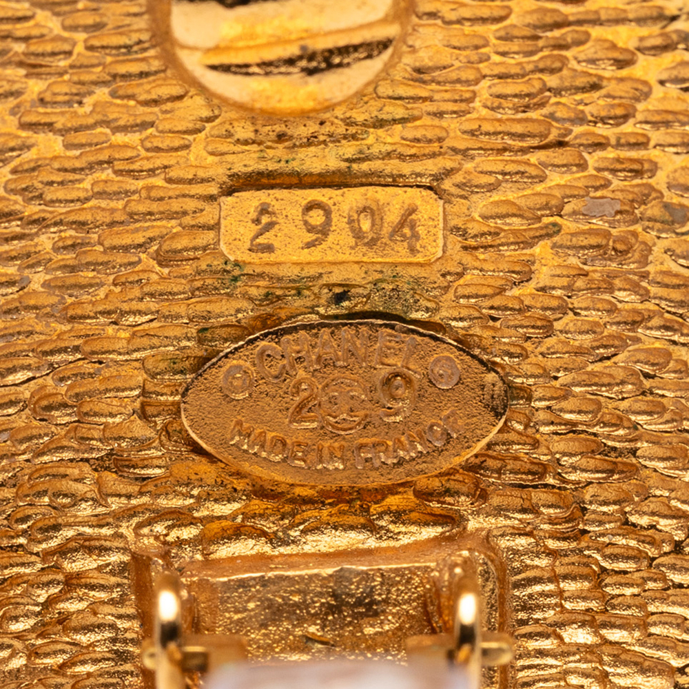 Pre-Loved Chanel CC Gold Plated Oval Clip on Earrings - Picture 3 of 3